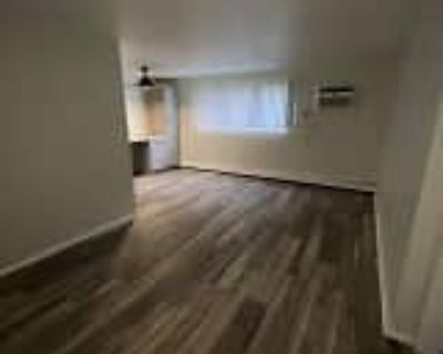 3 Bedroom 1BA Apartment For Rent in Kent, OH 200 Spaulding Drive unit DRIVE-2