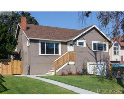 A big bright cozy 3 bedrooms suite for rent, $3200 plus utilities. It s on Quadra Street close to all amenities; groceries, thrifty food, Mayfair mall, bus stop and 10 minutes to downtown. Looking for tidy, quiet tenants. No pets no drugs