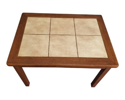 Classic Mid-century Danish Teak Toften Mobelfabrik side or end table with tile top. A duplicate table is available in our inventory in a separate listing.. Dimensions 28.75 W 20.5 D 20 H Styles Danish Modern Table Shape Rectangle Period Mid 20th Century Country of Origin Denmark Item Type Vintage, Antique or Pre-owned Shop Sustainably with Chairish Materials Teak Condition Good Condition, Origi...
