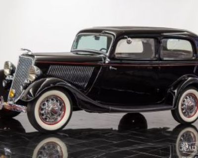 1934 Ford Model 40 Deluxe Tudor