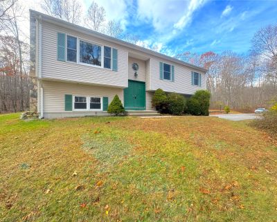 3 Bedroom 3BA 2120 ft Apartment For Rent in Colchester, CT