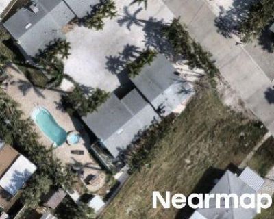 6 Bath Preforeclosure Property in Saint Petersburg, FL 33708 - 4th St E