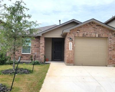 Nice new home ready for you to move into. Single story 3 beds 2 baths 2 car garage with carpet and vinyl tile floors. The home is located in Redbird Ranch in Bexar County. Neighborhood amenities include access to pools, basketball courts, parks, etc. Zoned to NISD schools. Must see to appreciate. Schedule a showing quickly.
Listing Website: https://emellisrealty.com/listing?id=1890558_25
Listin...