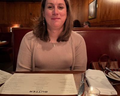 $1,000 /month. Age: 36 * Smoker?: No * Any pets?: No * Occupation: Professional * Gender: Female. Non-smoking room preferred. No pets, please. No preference specified. Looking in: All East Bay , All Peninsula , All South Bay , North Bay , San Francisco. I'm a quiet, low-key software engineer relocating to the Bay Area for work. I'm looking for a room where I can get settled as I transition to t...