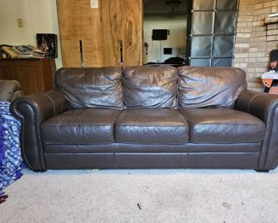 Leather Couch in Excellent Condition