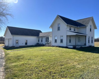 3 Bedroom 2BA 1490 ft Single Family House For Sale in Tecumseh, MI