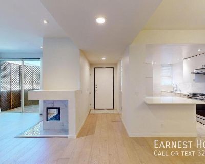 2 Bedroom 2BA 1200 ft Pet-Friendly Condo For Rent in Encino, CA