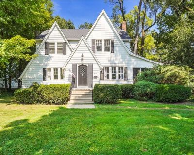 4 Bedroom 1BA 1968 ft Single Family House For Sale in Silver Lake, OH