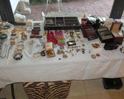 1973 Coral Gardens Dr, Wilton Manors, FL 33306. WE ARE HAVING A GREAT SALE IN WILTON MANORS AT A HOUSE THAT IS PACKED WITH A HUGHE VARIETY OF ALL SORTS OF ITEMS. ANOTHER SALE BY: CASH FROM TREASURE THURSDAY 8a.m. to 1 p.m. FRIDAY 8A.M. TO 1 P.PM I HAVE: COSTUME J, POTS, PANS, DISHES, LOADS OF CLEANING SUPPLIES, WOMANS - MEN S CLOTHING, KITCHEN ITEM S NEW IN THE BOX, YARD SUPPLIES, TOOLS, SMALL ...