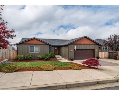 3 Bedroom 2BA 1456 ft Single Family Home For Sale in ROSEBURG, OR