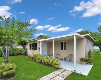 2 Bedroom 1BA 858 ft Single Family Home For Sale in HOLLYWOOD, FL