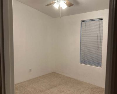 Private room with shared bathroom in a House, Apple Valley, CA 92307