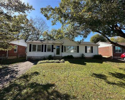 3 Bedroom 1BA 1176 ft Apartment For Rent in Bowling Green, KY