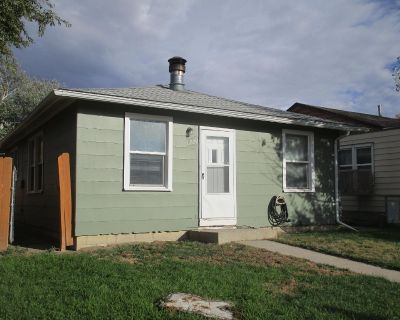 2 Bedroom 1BA 850 ft Pet-Friendly Single Family Home For Rent in Casper, WY