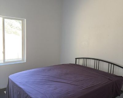 Furnished Room for Rent - Large room in Quiet Neighborhood