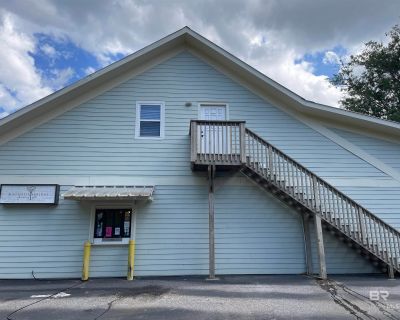 3 Bedroom 1BA 1300 ft Apartment For Rent in Foley, AL