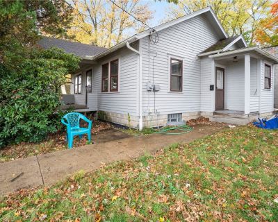 3 Bedroom 1BA 788 ft Apartment For Rent in Youngstown, OH