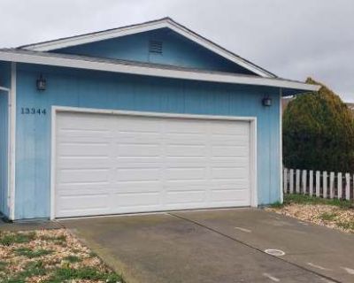 2 Bedroom 2BA 1158 ft Apartment For Rent in Clearlake Oaks, CA