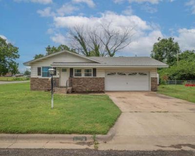 3 Bedroom 1BA 1031 ft Single Family Home For Sale in MIAMI, OK