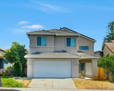 4 Bedroom 2.5BA 1822 ft Pet-Friendly Apartment For Rent in Vacaville, CA