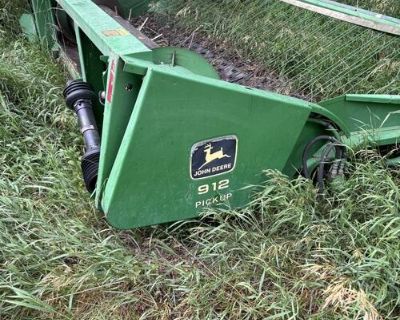 John Deere 912 pickup head