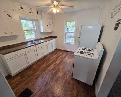 3 Bedroom 2BA 0 ft Pet-Friendly Apartment For Rent in Rock Island, IL