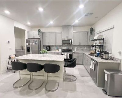 Available on: now. Furnished. Parking available * Internet included * LGBTQ+ friendly * Students welcome * 40+ years welcome Marivic will require background checks for this room Learn more. ROOM FOR RENT . We have a clean brand new oversize rooms located at aliante north las vegas This is a gated community we are close to aliante casino , VA hospital ,aliante ER , Seafood, Schools , walmart, cv...