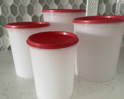 Tupperware canisters, set of 4