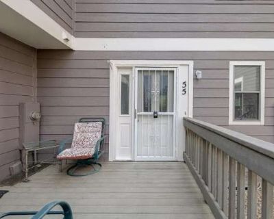 3 Bedroom 2.5BA 1964 ft Pet-Friendly Apartment For Rent in Arvada, CO