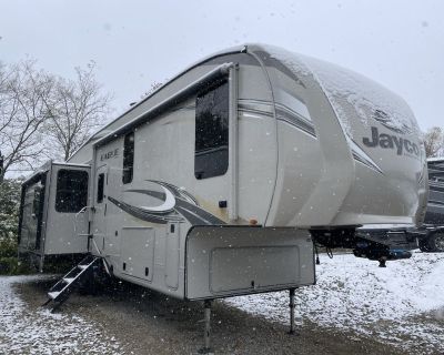 2018 Thor Motor Coach 317rlok Eagle Fifth Wheel
