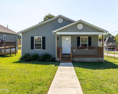 3 Bedroom 2BA 1200 ft Apartment For Rent in Knoxville, TN