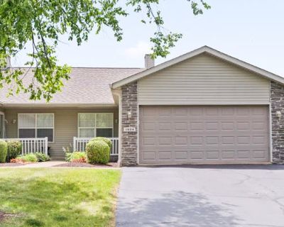 3 Bedroom 3BA 1325 ft Duplex For Sale in BYRON, IL