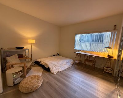 Total rooms: 2. Deposit: $540.00 * Utilities included?: No * Fees apply?: No. References are not required. Females preferred. Smoking is allowed. Not for couples. Furnishings: Unfurnished * Parking: Yes * Garage: No * Yard/patio: No * Balcony/roof terrace: No * Disabled access: Yes * Living room: shared * Broadband included: No. Availability Available Dec 15 2025 Minimum term 5 months Maximum t...