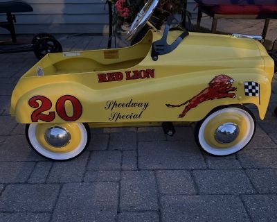 Toddler classic petal car