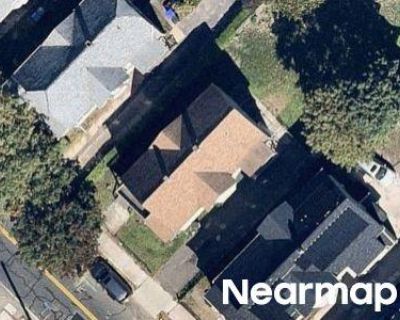 7 Bed 3.0 Bath Preforeclosure Property in Springfield, MA 01108 - White St