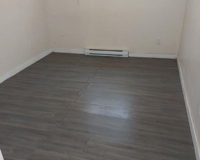 Quadra and McKenzie unfurnished room for rent.