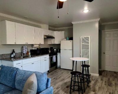 2 Bedroom 1BA 675 ft Furnished Apartment For Rent in Santa Maria, CA