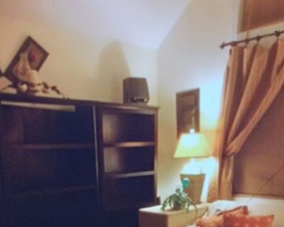 Minimum stay: 4 months. Deposit: 1500. 0. Age preference: 30 - 70. Available for students. Large furnished sunny room available @ a GrEaT location just across the street from the OcEaN & a stone s throw away from the N.H border. A 10m drive to Amesbury/Newburyport & minutes away from aLL major highways. Local features include walking/hiking/bike trails,beach activities etc along w/access to YoU...