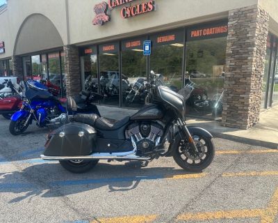 2018 Indian CHIEFTAIN DARK HORSE WITH POWERBAND AUDIO PACKAGE