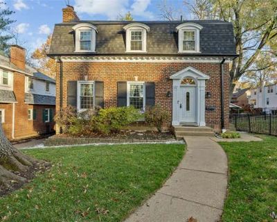 3 Bedroom 2BA 2200 ft Single Family Home For Sale in WEBSTER GROVES, MO