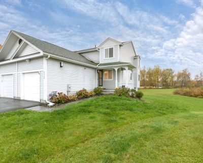 2 Bedroom 1BA 1380 ft Condo For Sale in Clay, NY