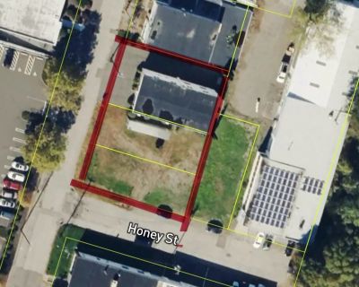 5040 ft Commercial Property For Sale in Milford, CT