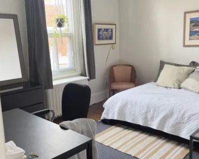 527 sqft Room for Rent in Montreal, QC