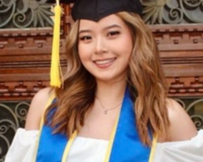 Hii I m Michelle! I'm 26, working full time as a Brand Manager in Midtown East. I m looking for 1 3 roommates to hunt for a place together and move in early-mid Jan. Preferred area: Midtown East (Murray Hill /Turtle Bay). Goal: within a 15 20 minute walk to my office at 780 3rd Ave. Budget: 1800-2300 for my room, open to going higher if the place feels right A little about me: I m down to earth...