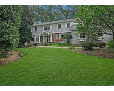 4 Bedroom 2BA 3740 ft² Residential For Sale in Miller Place, NY