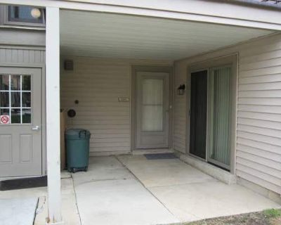 2 Bedroom 2BA 1100 ft Condominium For Sale in HOFFMAN ESTATES, IL