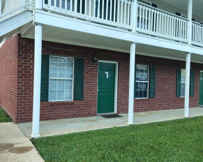 1 Bedroom 1BA 782 ft Apartment For Rent in Gautier, MS