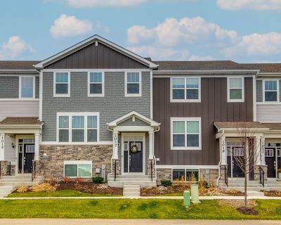 3 Bedroom 2BA 2221 ft Townhouse For Sale in South Elgin, IL