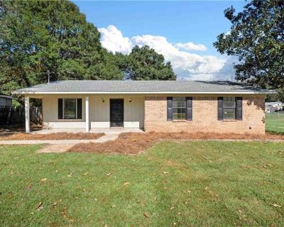 3 Bedroom 2BA 1456 ft Single Family Home For Sale in GRAND BAY, AL