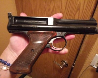 Vintage rare  crossman 600 low seril number semi auto airgun